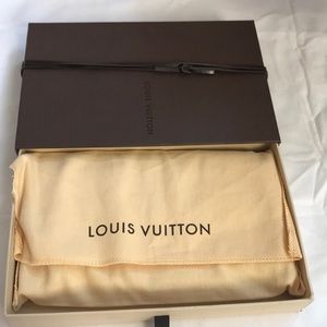 LV epi red wallet